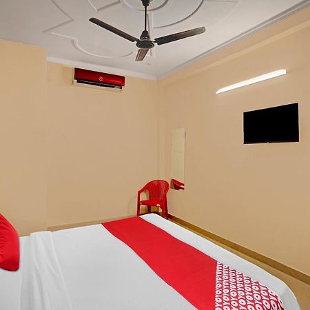 Hotel O Pari Hotel Ghaziabad Esterno foto