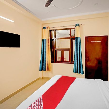 Hotel O Pari Hotel Ghaziabad Esterno foto