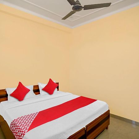 Hotel O Pari Hotel Ghaziabad Esterno foto