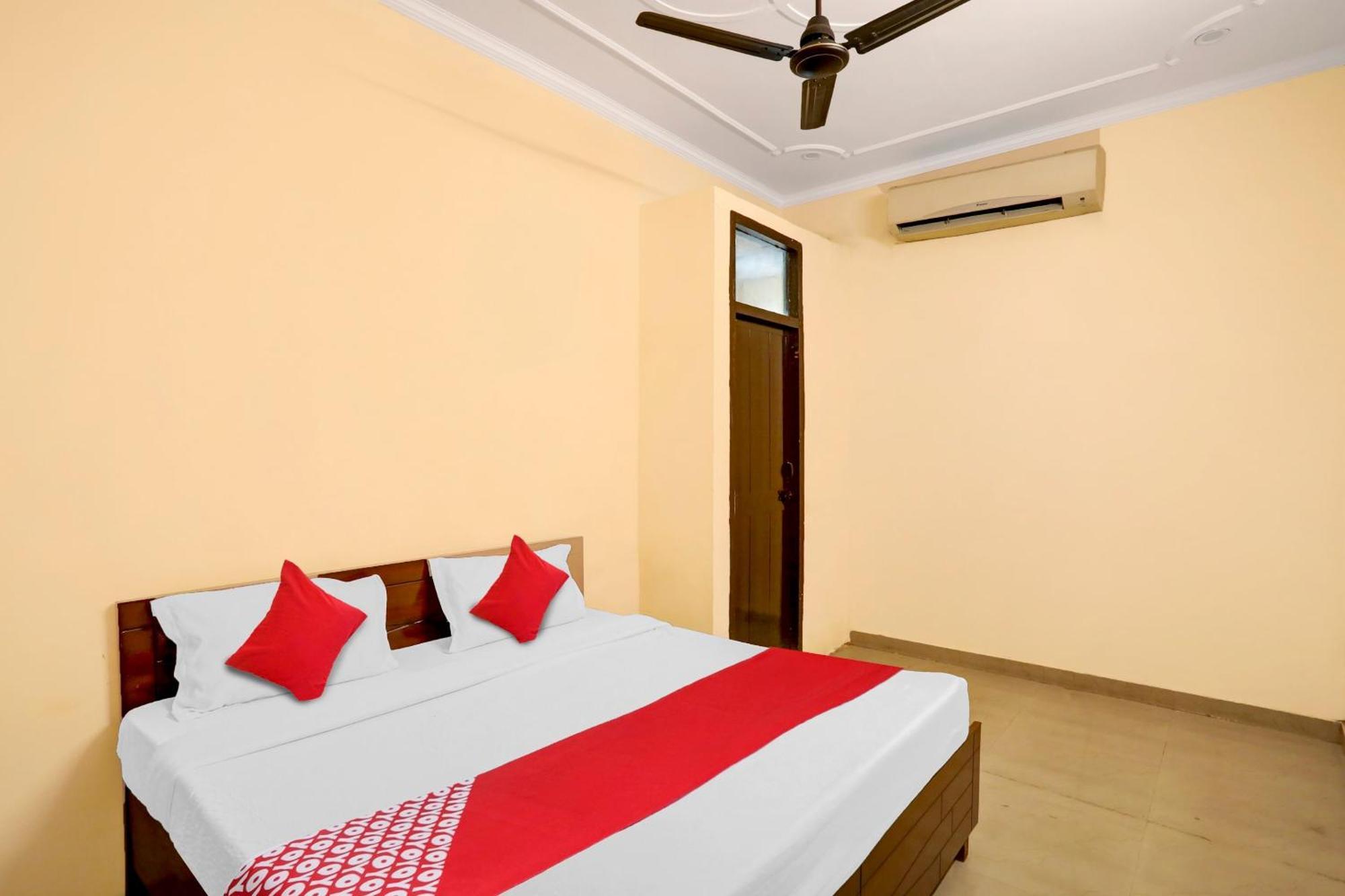 Hotel O Pari Hotel Ghaziabad Esterno foto