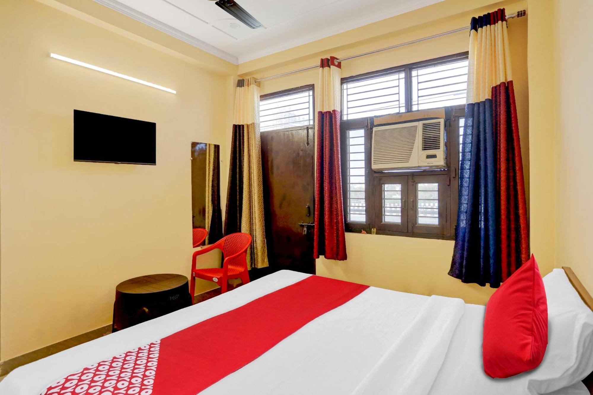 Hotel O Pari Hotel Ghaziabad Esterno foto