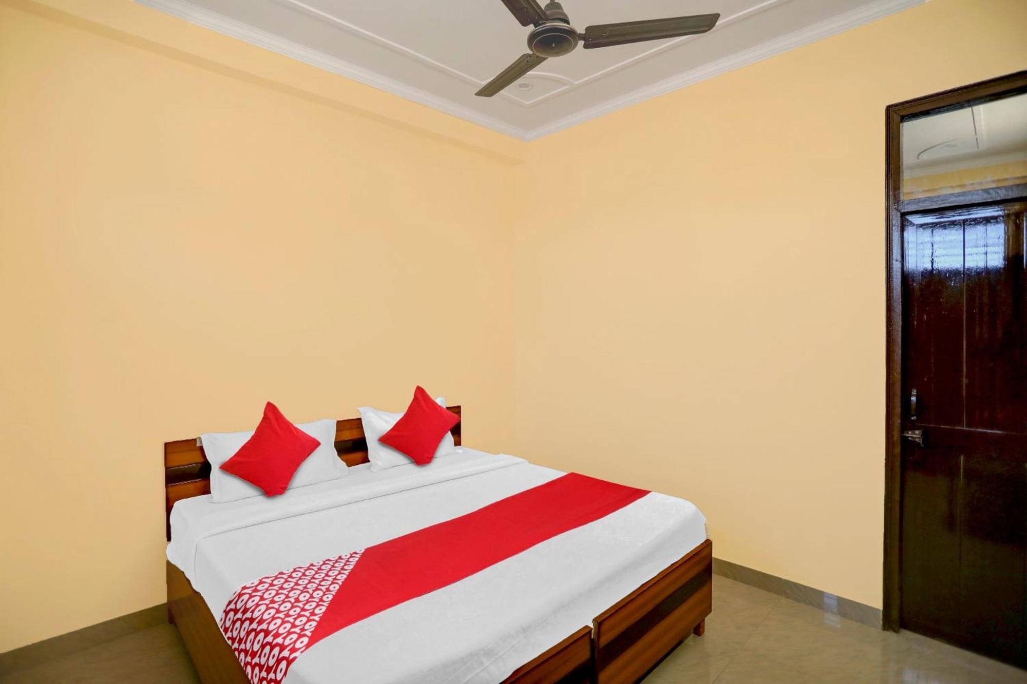 Hotel O Pari Hotel Ghaziabad Esterno foto